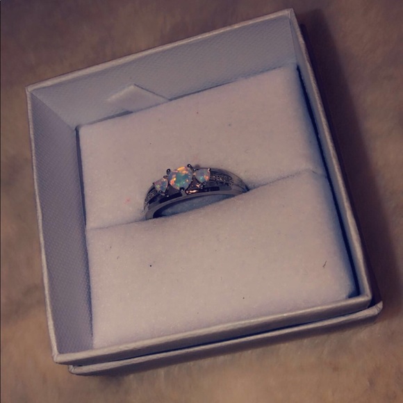 Ring🌟💫 - Picture 3 of 3